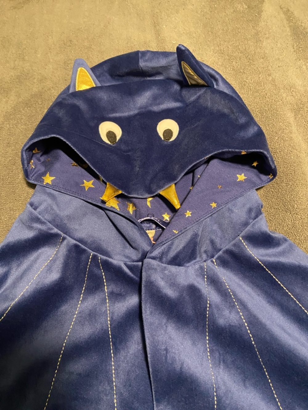 Mini Boden Starboard Bat Hooded Cape - Picture 2 of 6